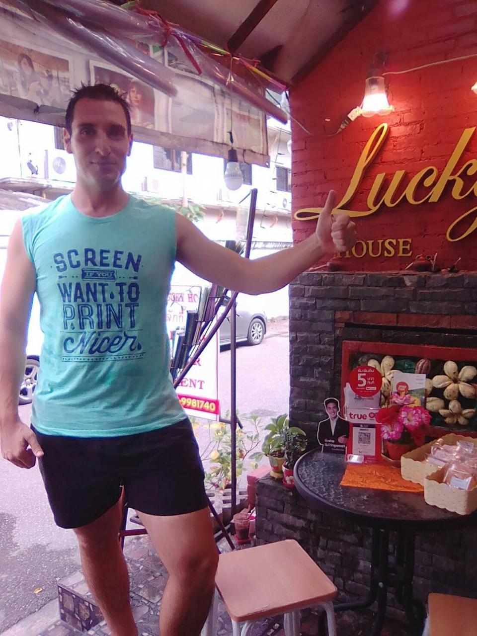 Ostello Lucky House Chiang Mai Esterno foto
