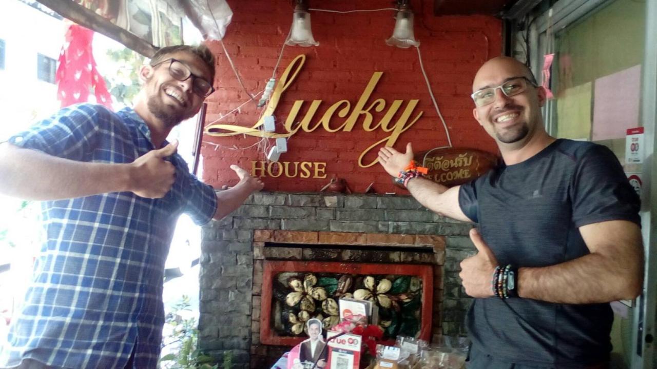 Ostello Lucky House Chiang Mai Esterno foto