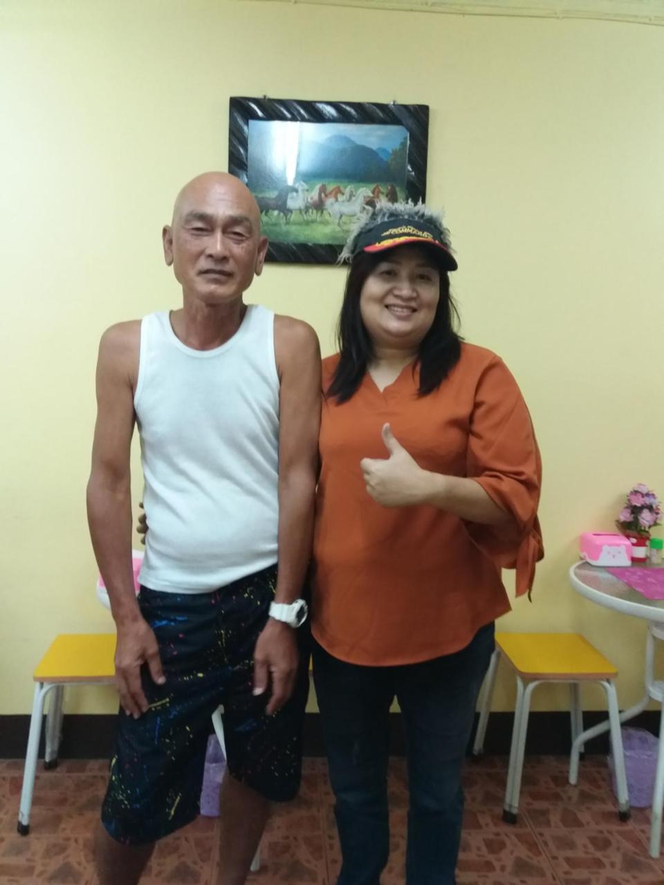 Ostello Lucky House Chiang Mai Esterno foto